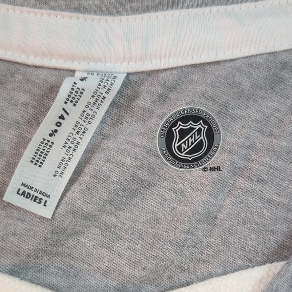 NHL Gray and Red Long‎ Sleeve Tee - Picture 5 of 8
